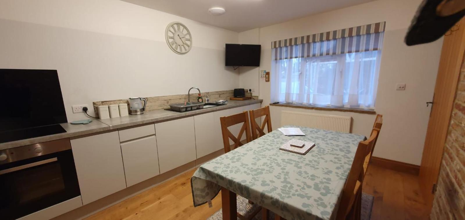 Mulberry Cottage Near Goodwood Чичестер Экстерьер фото